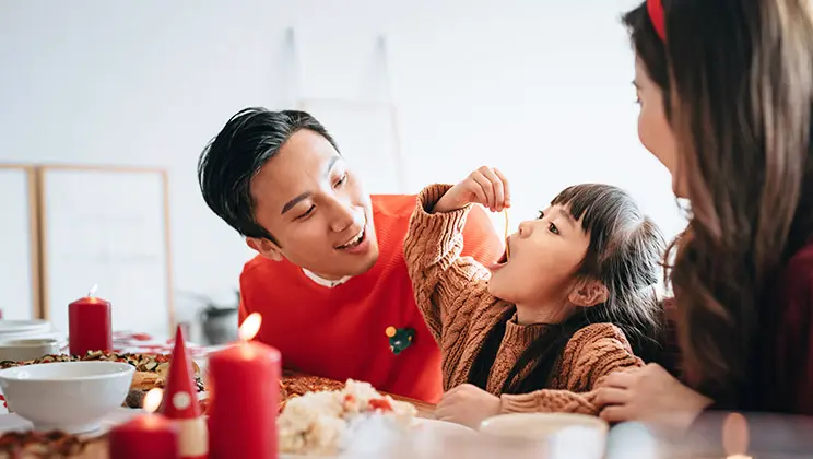 Trẻ 2 tuổi gặp tình trạng biếng ăn do tâm lý, ba mẹ cần giải khắc phục như thế nào?